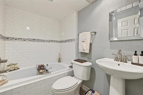 Copropriété à vendre à Treasure Island, Floride: 2 chambres, 100.33 m2 № 2408779 - photo 8