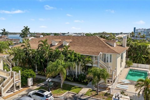 Copropriété à vendre à Treasure Island, Floride: 2 chambres, 100.33 m2 № 2408779 - photo 22