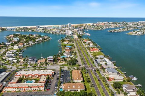 Copropriété à vendre à Treasure Island, Floride: 2 chambres, 100.33 m2 № 2408779 - photo 29