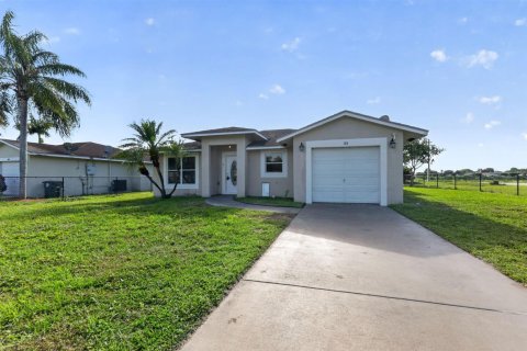 Villa ou maison à vendre à Belle Glade, Floride: 4 chambres, 136.19 m2 № 2077909 - photo 2
