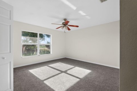 Villa ou maison à vendre à Belle Glade, Floride: 4 chambres, 136.19 m2 № 2077909 - photo 13