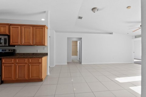 Villa ou maison à vendre à Belle Glade, Floride: 4 chambres, 136.19 m2 № 2077909 - photo 11