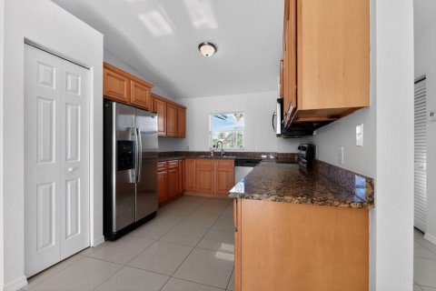 Villa ou maison à vendre à Belle Glade, Floride: 4 chambres, 136.19 m2 № 2077909 - photo 8