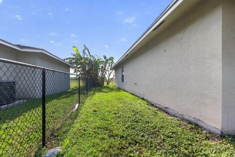 Villa ou maison à vendre à Belle Glade, Floride: 4 chambres, 136.19 m2 № 2077909 - photo 27