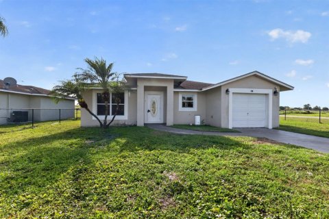 Villa ou maison à Belle Glade, Floride 4 chambres, 136.19 m2 № 2077909