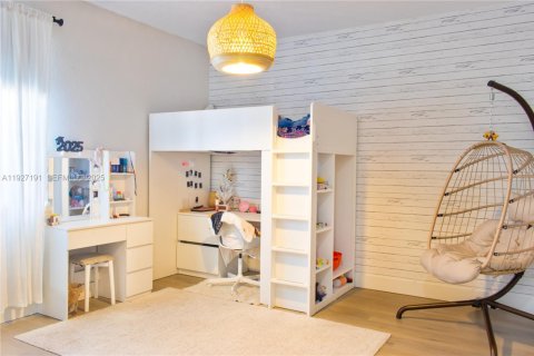 House in Doral, Florida 5 bedrooms, 354.89 sq.m. № 1986199 - photo 27