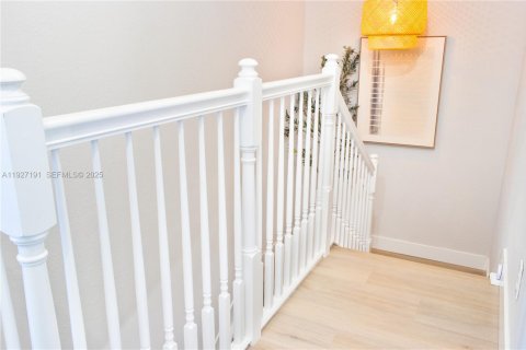 House in Doral, Florida 5 bedrooms, 354.89 sq.m. № 1986199 - photo 21