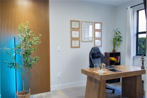 House in Doral, Florida 5 bedrooms, 354.89 sq.m. № 1986199 - photo 16