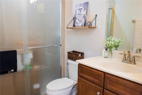 House in Doral, Florida 5 bedrooms, 354.89 sq.m. № 1986199 - photo 24