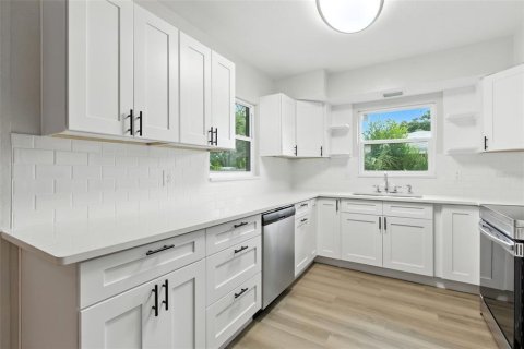 Casa en venta en Gulfport, Florida, 3 dormitorios, 147.25 m2 № 1880438 - foto 12