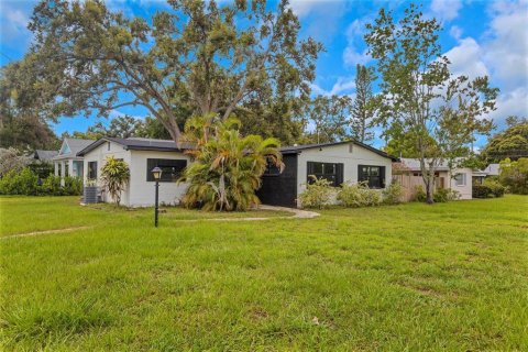Casa en venta en Gulfport, Florida, 3 dormitorios, 147.25 m2 № 1880438 - foto 1