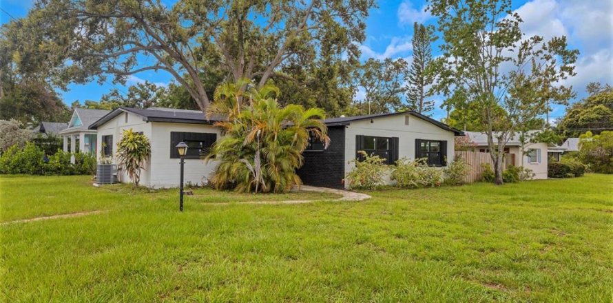 Casa en Gulfport, Florida 3 dormitorios, 147.25 m2 № 1880438