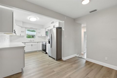 Casa en venta en Gulfport, Florida, 3 dormitorios, 147.25 m2 № 1880438 - foto 10