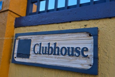 Copropriété à louer à Miami, Floride: 2 chambres, 104.98 m2 № 2000808 - photo 19