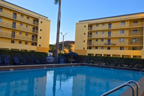 Copropriété à louer à Miami, Floride: 2 chambres, 104.98 m2 № 2000808 - photo 16