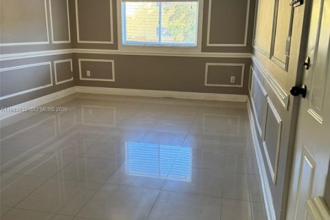 Copropriété à louer à Miami, Floride: 2 chambres, 104.98 m2 № 2000808 - photo 6