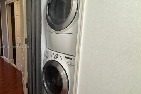 Copropriété à louer à Miami, Floride: 2 chambres, 104.98 m2 № 2000808 - photo 14