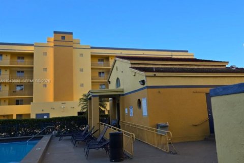 Copropriété à louer à Miami, Floride: 2 chambres, 104.98 m2 № 2000808 - photo 17