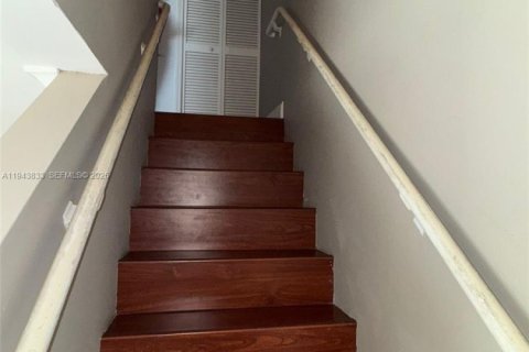 Copropriété à louer à Miami, Floride: 2 chambres, 104.98 m2 № 2000808 - photo 11