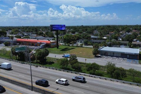 Immobilier commercial à vendre à Miami Gardens, Floride № 2022613 - photo 6