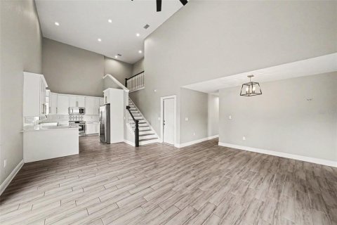 House in Tampa, Florida 4 bedrooms, 194.63 sq.m. № 2237370 - photo 13
