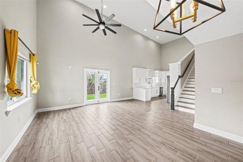 House in Tampa, Florida 4 bedrooms, 194.63 sq.m. № 2237370 - photo 10