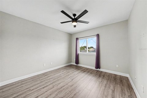 House in Tampa, Florida 4 bedrooms, 194.63 sq.m. № 2237370 - photo 21