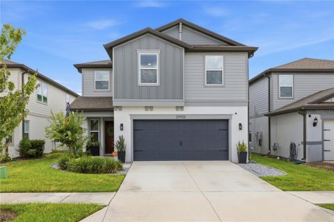 Casa en Land O' Lakes, Florida 5 dormitorios, 294.69 m2 № 2120911