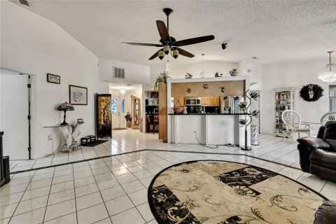 Casa en venta en Palm Harbor, Florida, 3 dormitorios, 185.06 m2 № 1716745 - foto 8