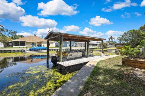 Casa en venta en Palm Harbor, Florida, 3 dormitorios, 185.06 m2 № 1716745 - foto 4