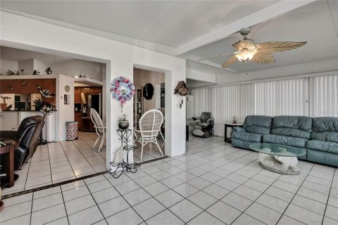 Casa en venta en Palm Harbor, Florida, 3 dormitorios, 185.06 m2 № 1716745 - foto 19
