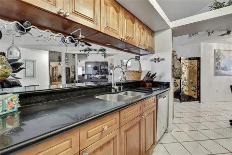 Casa en venta en Palm Harbor, Florida, 3 dormitorios, 185.06 m2 № 1716745 - foto 14