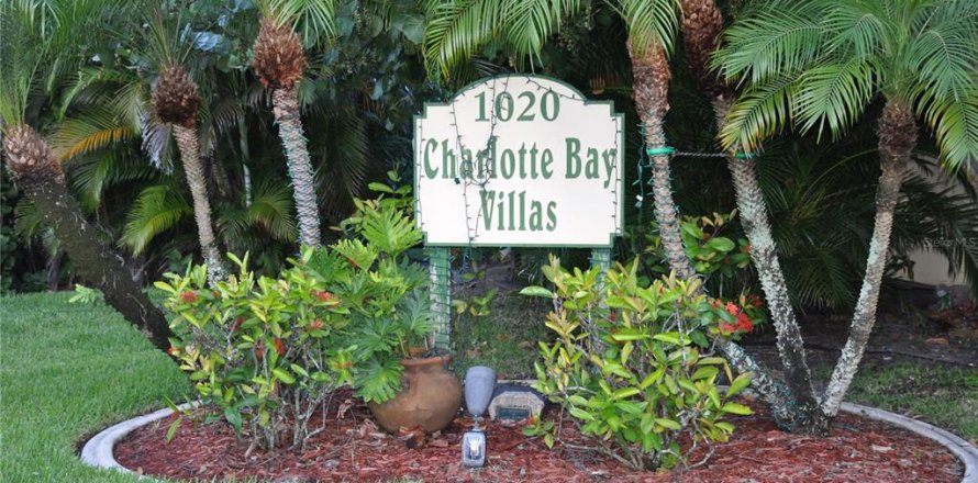 Condo in Punta Gorda, Florida, 2 bedrooms № 1900597