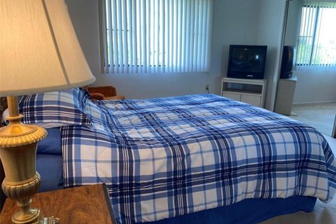 Condo in Port Richey, Florida, 2 bedrooms  № 2322759 - photo 20