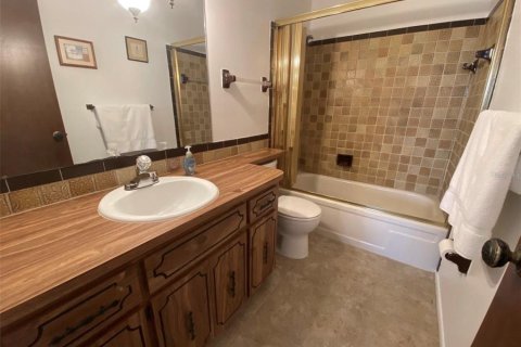Condo in Port Richey, Florida, 2 bedrooms  № 2322759 - photo 21