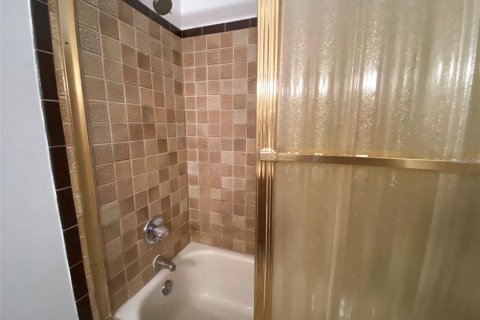 Condo in Port Richey, Florida, 2 bedrooms  № 2322759 - photo 29