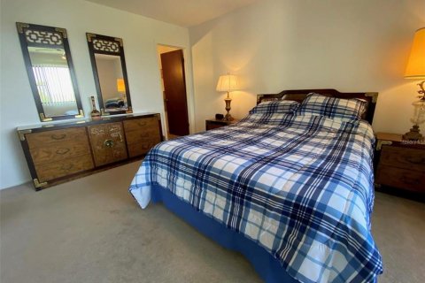 Condo in Port Richey, Florida, 2 bedrooms  № 2322759 - photo 25