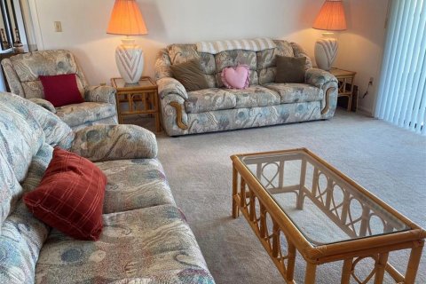 Condo in Port Richey, Florida, 2 bedrooms  № 2322759 - photo 15