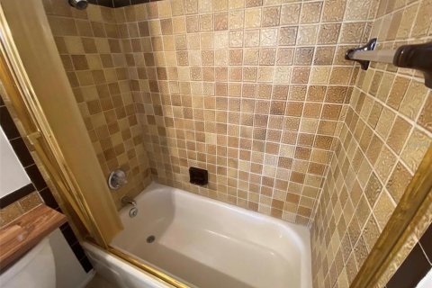 Condo in Port Richey, Florida, 2 bedrooms  № 2322759 - photo 22