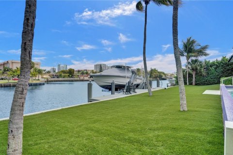 Купить виллу или дом в Халландейл-Бич, Флорида 5 спален, 431.44м2, № 1928602 - фото 26