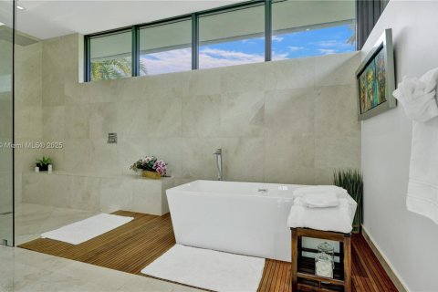 Купить виллу или дом в Халландейл-Бич, Флорида 5 спален, 431.44м2, № 1928602 - фото 15