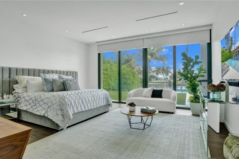 Купить виллу или дом в Халландейл-Бич, Флорида 5 спален, 431.44м2, № 1928602 - фото 13