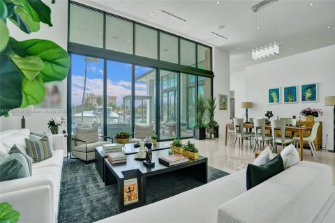 Купить виллу или дом в Халландейл-Бич, Флорида 5 спален, 431.44м2, № 1928602 - фото 7