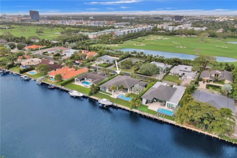 Купить виллу или дом в Халландейл-Бич, Флорида 5 спален, 431.44м2, № 1928602 - фото 5