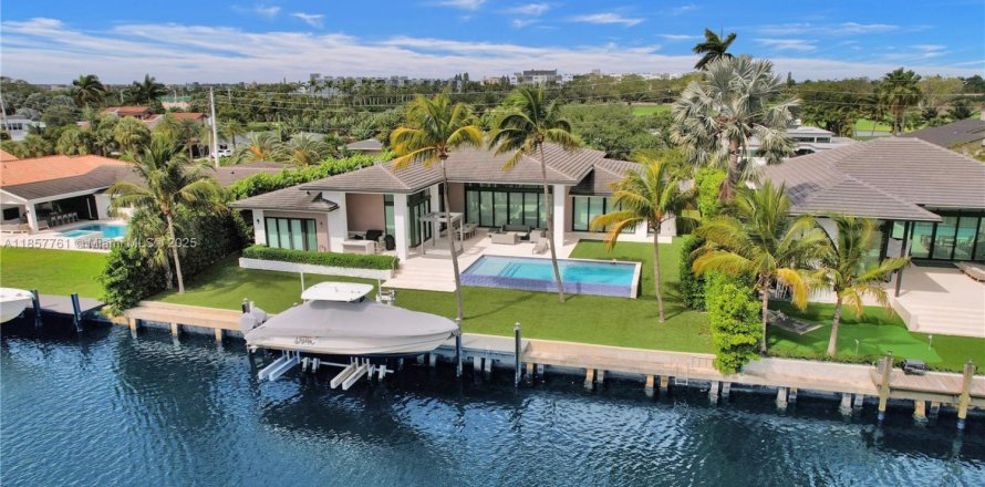 Дом в Халландейл-Бич, Флорида 5 спален, 431.44м2 № 1928602