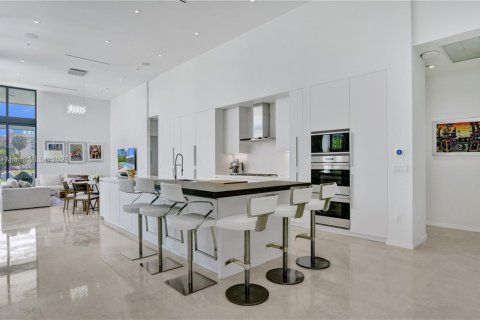 Купить виллу или дом в Халландейл-Бич, Флорида 5 спален, 431.44м2, № 1928602 - фото 10