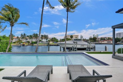 Купить виллу или дом в Халландейл-Бич, Флорида 5 спален, 431.44м2, № 1928602 - фото 20