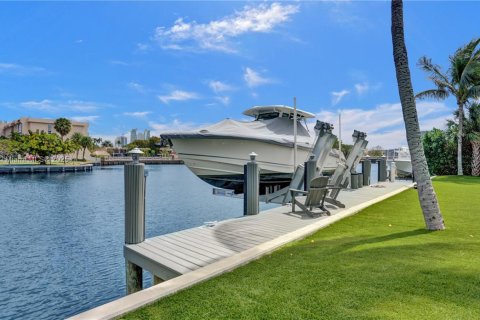 Купить виллу или дом в Халландейл-Бич, Флорида 5 спален, 431.44м2, № 1928602 - фото 25