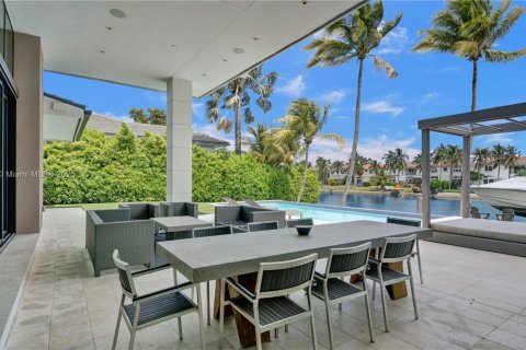 Купить виллу или дом в Халландейл-Бич, Флорида 5 спален, 431.44м2, № 1928602 - фото 21