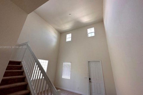 Casa en alquiler en St. Lucie, Florida, 4 dormitorios, 235.88 m2 № 2057562 - foto 2